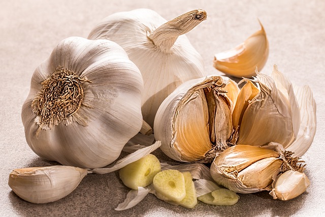 11 Proven Health Benefits of Garlic